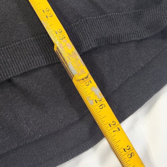 Michael Kors Collection High Low V-Neck Sweater Womans M
Lot E - Picture 7 of 7